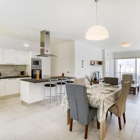 Gzira Penthouse - Hosted By Sweetstay